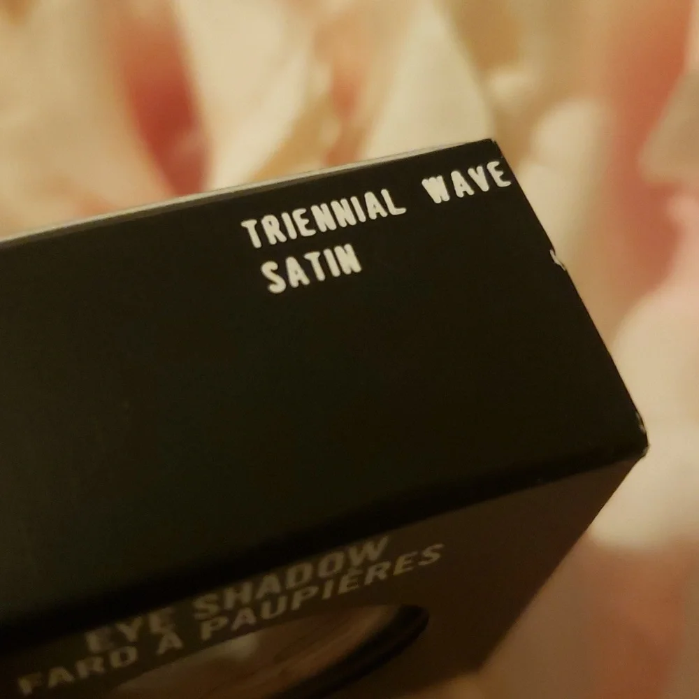 🧚‍♀️TRIENNIAL WAVE MAC Cosmetics Eyeshadow Single NWT